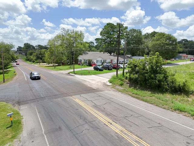 $850,000 | 102 South Dixie Street, Brenham, TX 77833