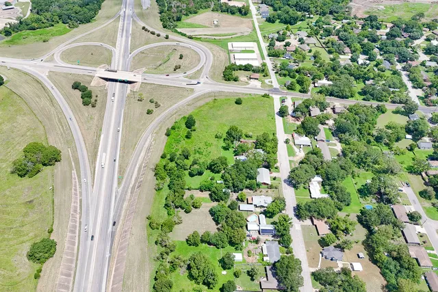 $850,000 | 102 South Dixie Street, Brenham, TX 77833