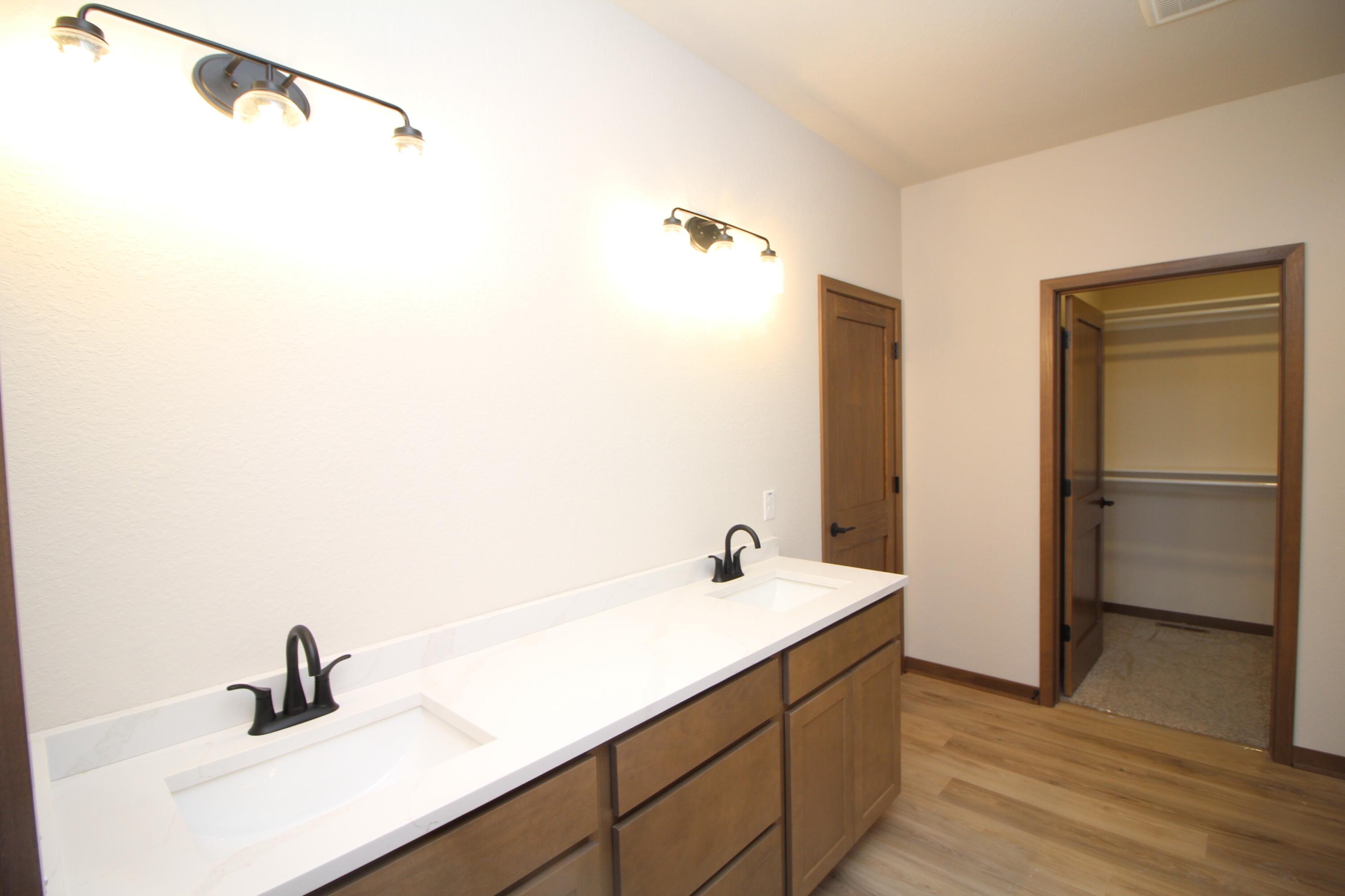 522 Calvin Lane Mount Pleasant, WI 53406 - Photo 14 of 23 Master bath