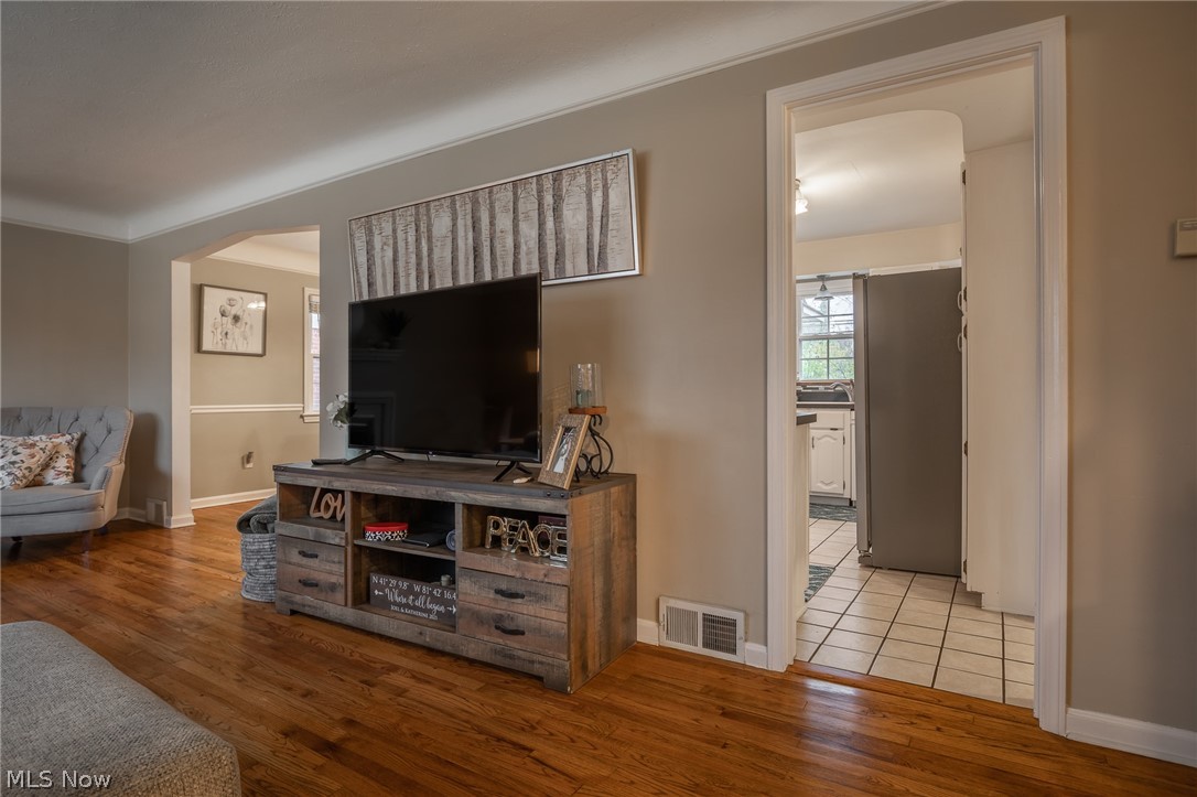 3841 Faversham Road Cleveland, OH 44118 - Photo 7 of 24 Gallery Image 7