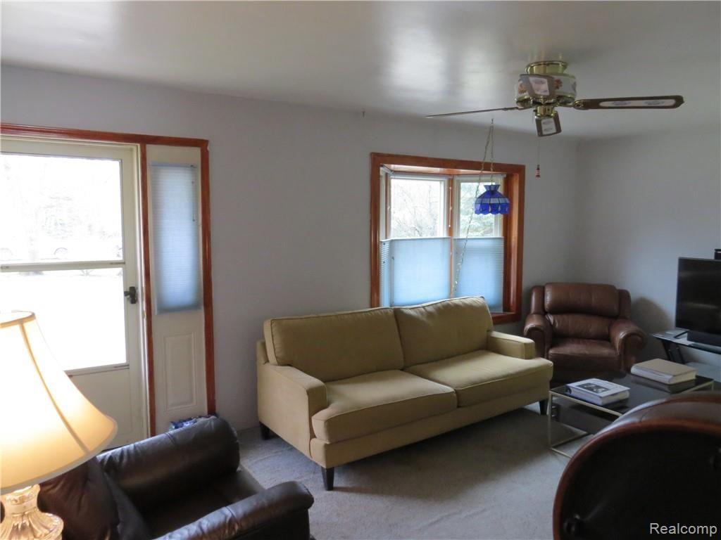 3270 Welch Road Walled Lake, MI 48390 - Photo 3 of 20 Living Rm2.JPG