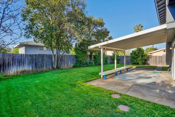 $560,000 | 6824 Will Rogers Drive, Fair Oaks, CA 95628