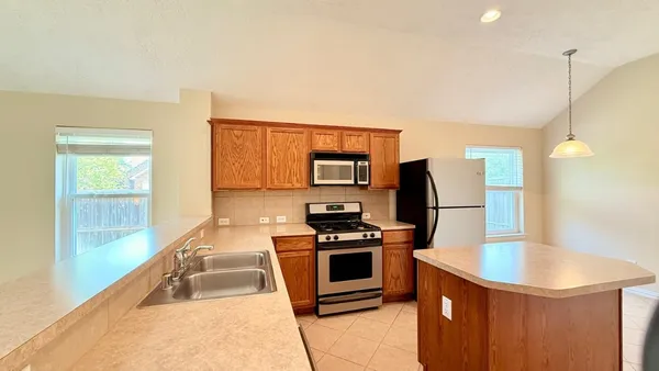 $2,300 | 23202 Prairie Lily Lane, Katy, TX 77494