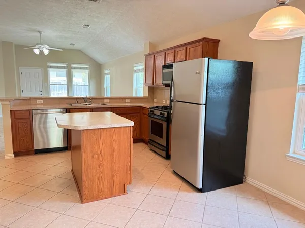 $2,300 | 23202 Prairie Lily Lane, Katy, TX 77494