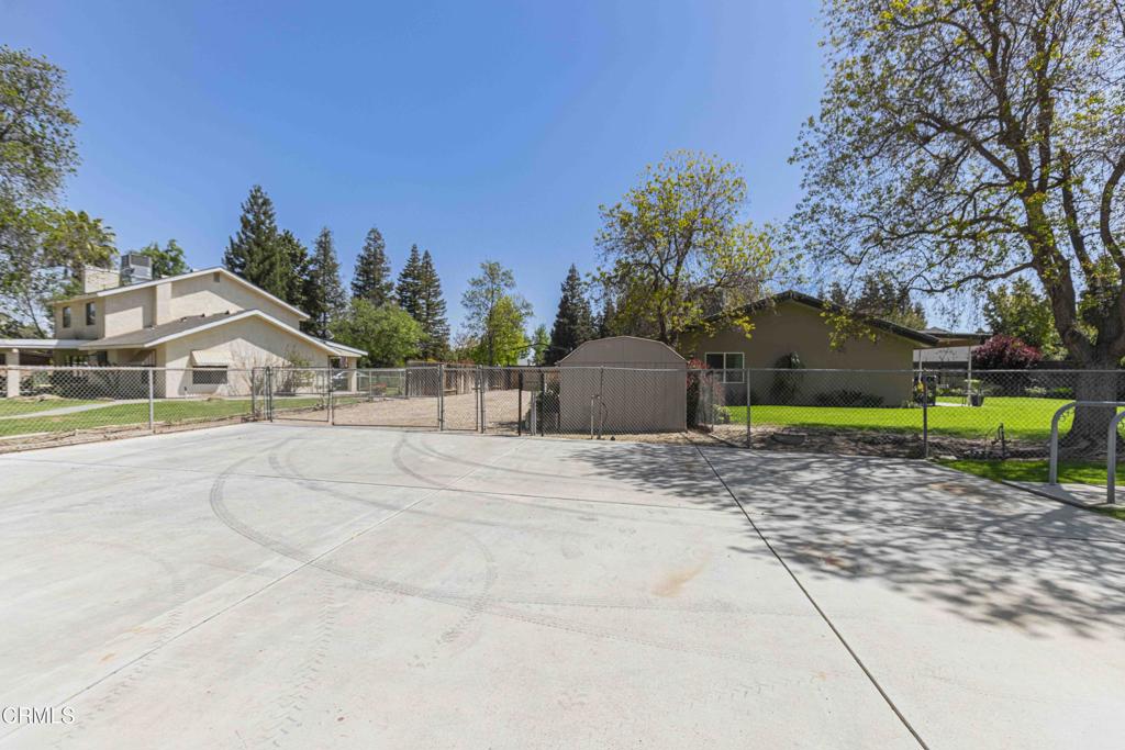 16030 Strebor Drive Bakersfield, CA 93314 - Photo 38 of 48 36