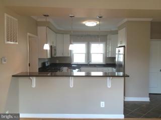 832 South Glebe Road Arlington, VA 22204 - Photo 4 of 17 Kitchen