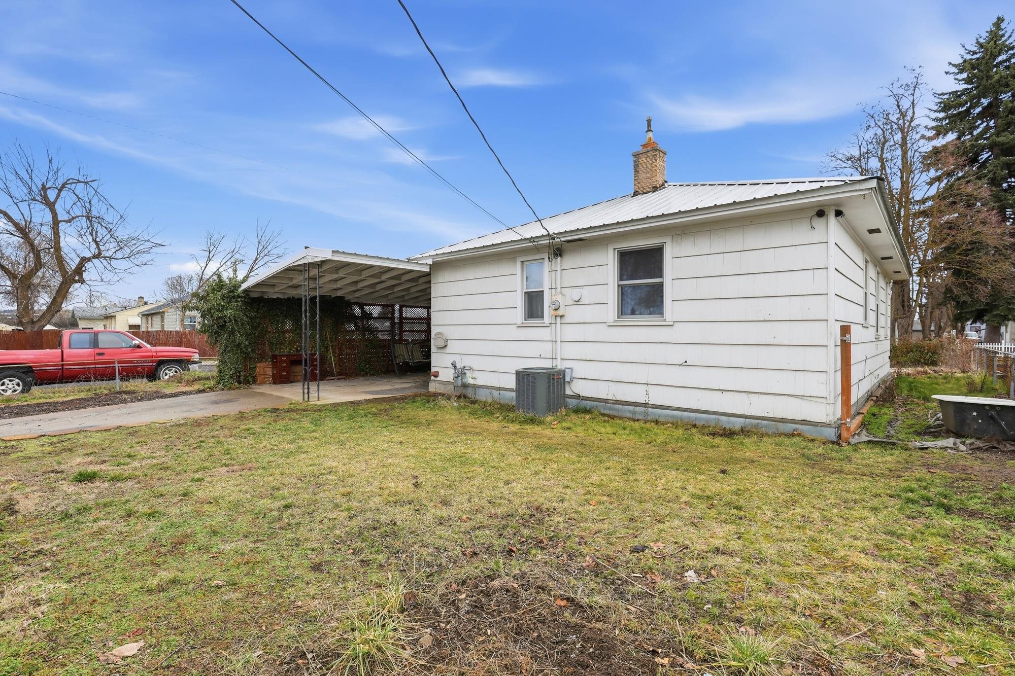 1127 East Princeton Avenue Spokane, WA 99207 - Photo 3 of 26