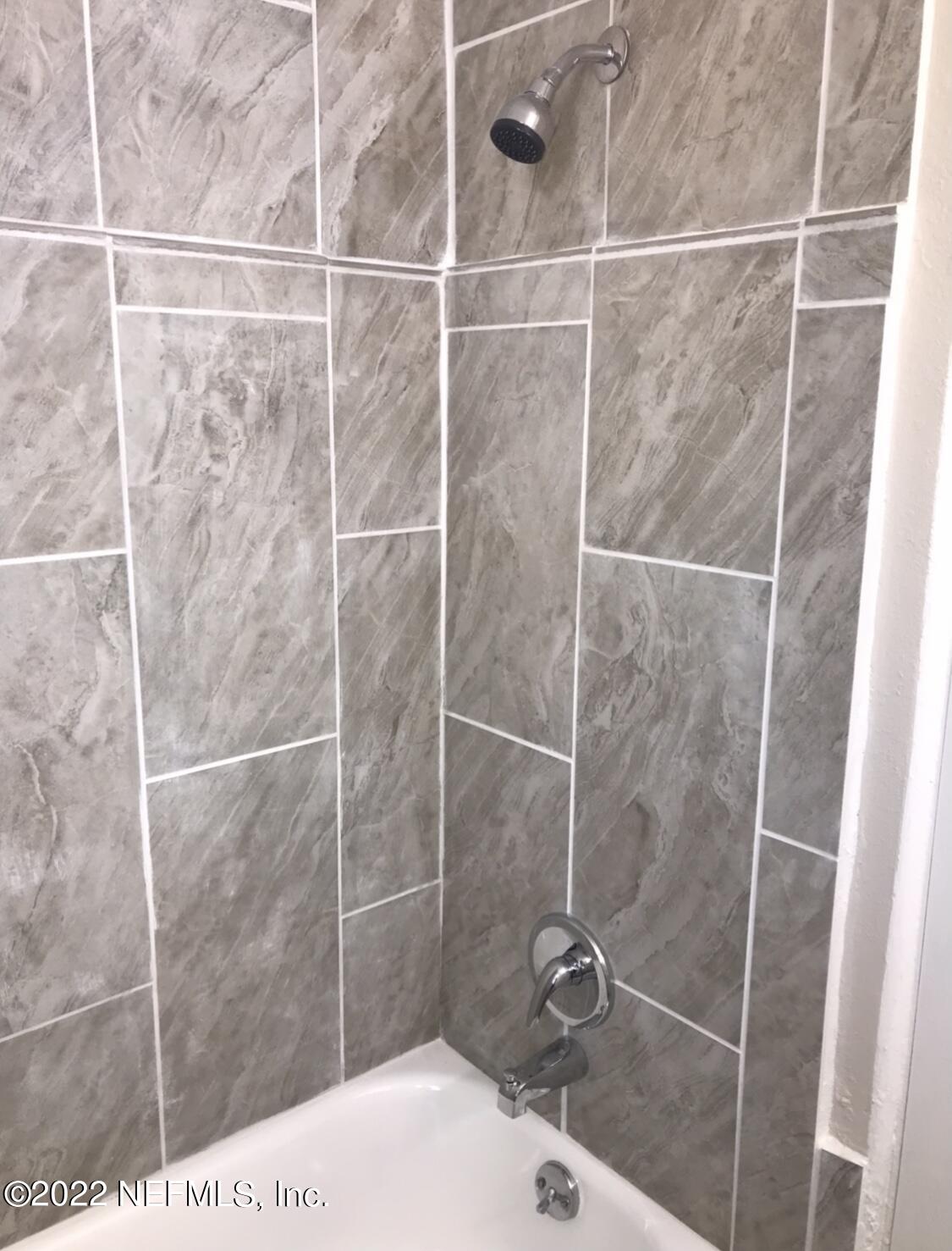3356 Ardisia Road Jacksonville, FL 32209 - Photo 12 of 14 Hall Bath Shower