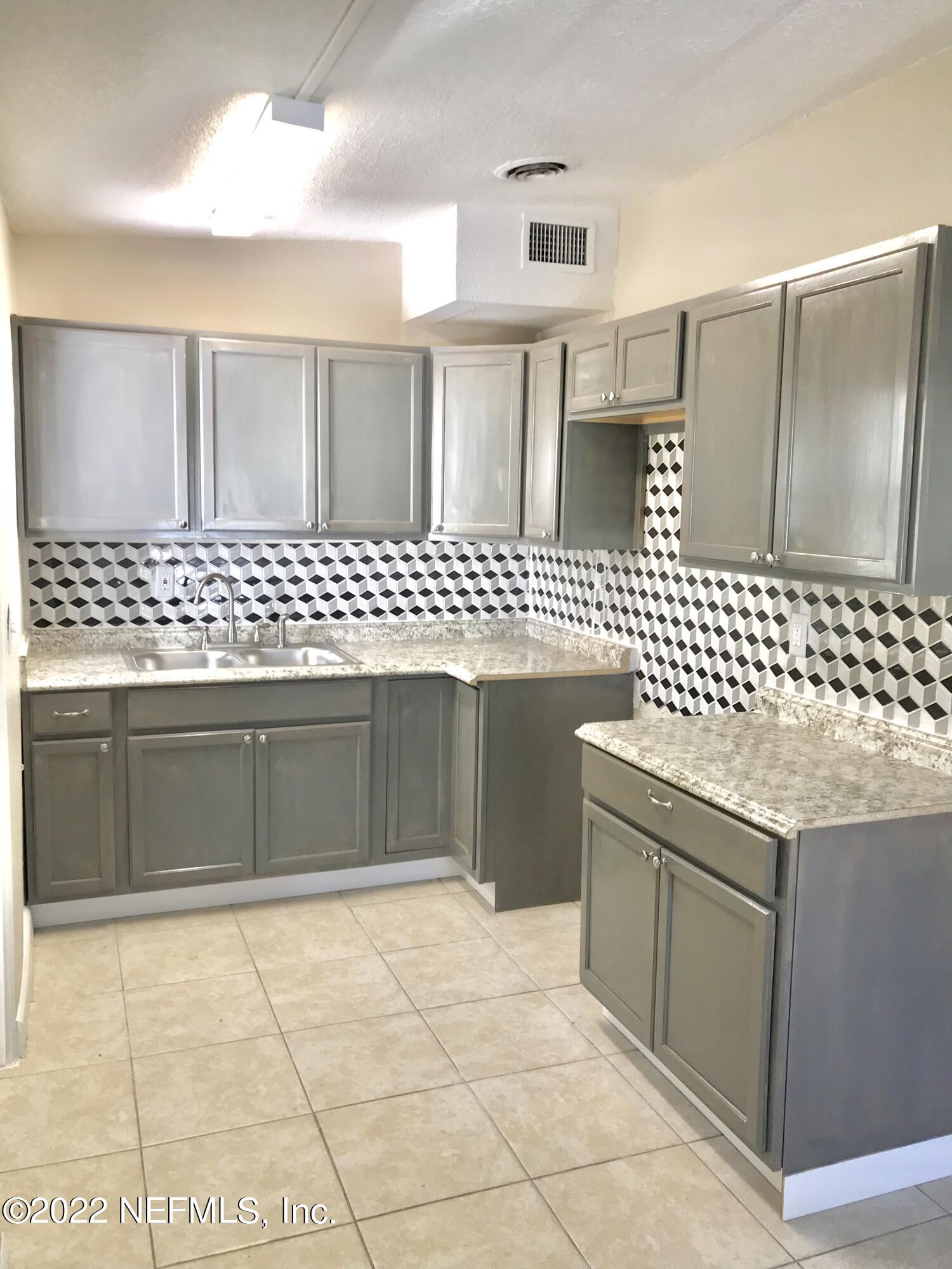 3356 Ardisia Road Jacksonville, FL 32209 - Photo 4 of 14 Kitchen