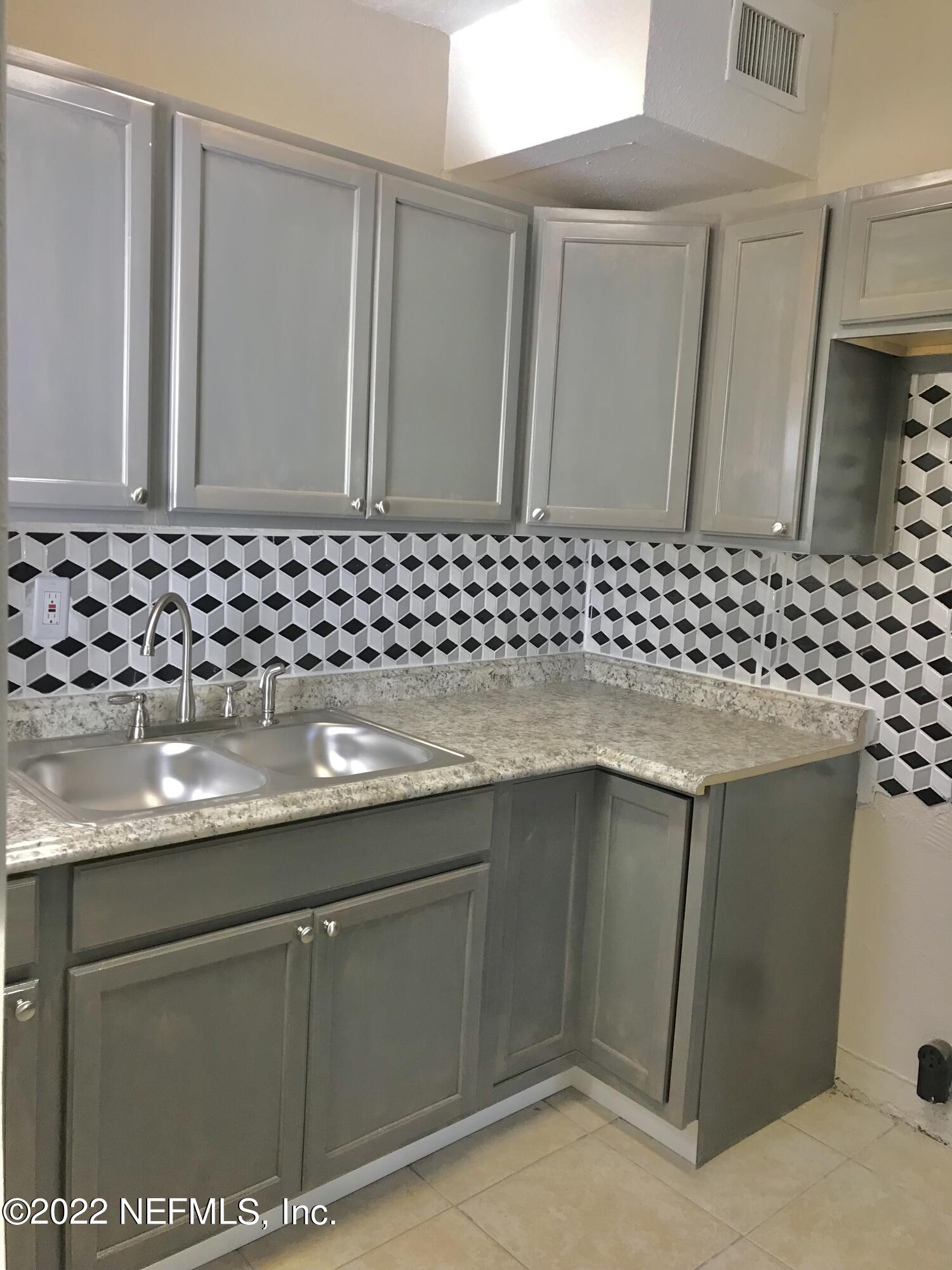 3356 Ardisia Road Jacksonville, FL 32209 - Photo 5 of 14 IMG_4639