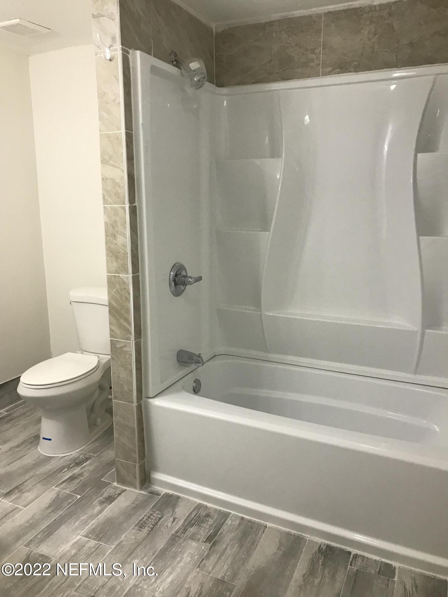 3356 Ardisia Road Jacksonville, FL 32209 - Photo 7 of 14 Master Bath