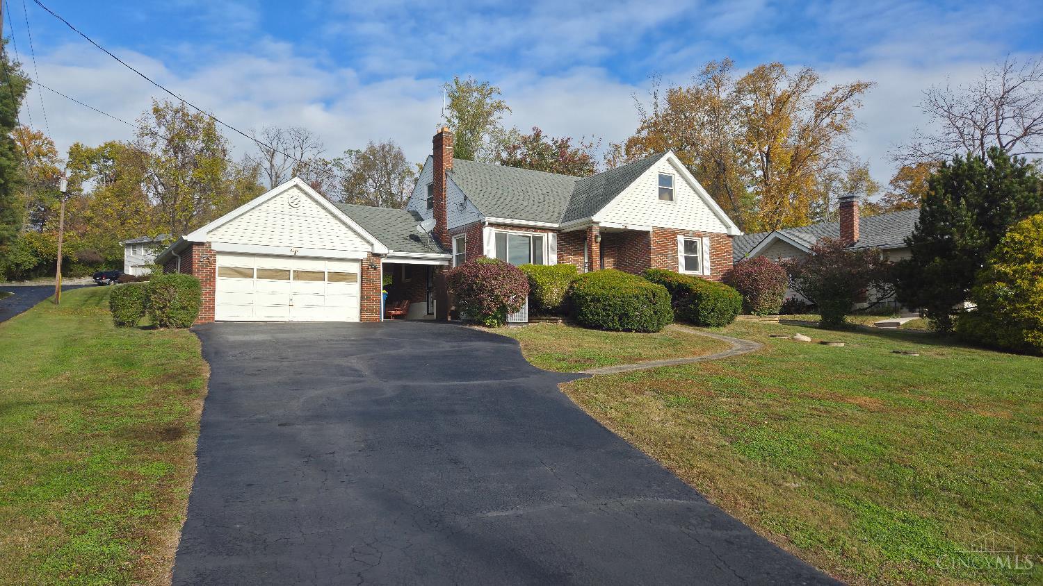 8240 Camargo Road Madeira, OH 45243 - Photo 2 of 32