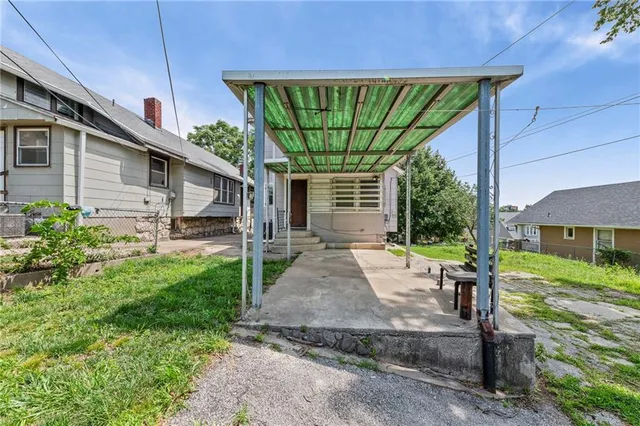 $169,000 | 512 Norton Avenue, Kansas City, MO 64124
