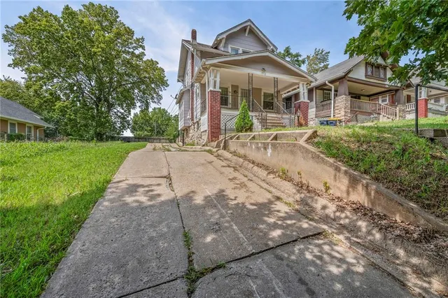 $169,000 | 512 Norton Avenue, Kansas City, MO 64124