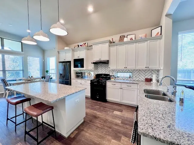 $3,000 | 3415 Zuse Street, Iowa Colony, TX 77583