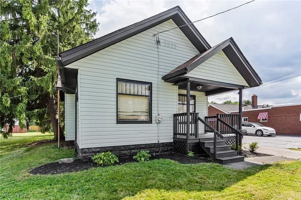 $97,900 | 2232 Youngstown Road Southeast, Warren, OH 44484