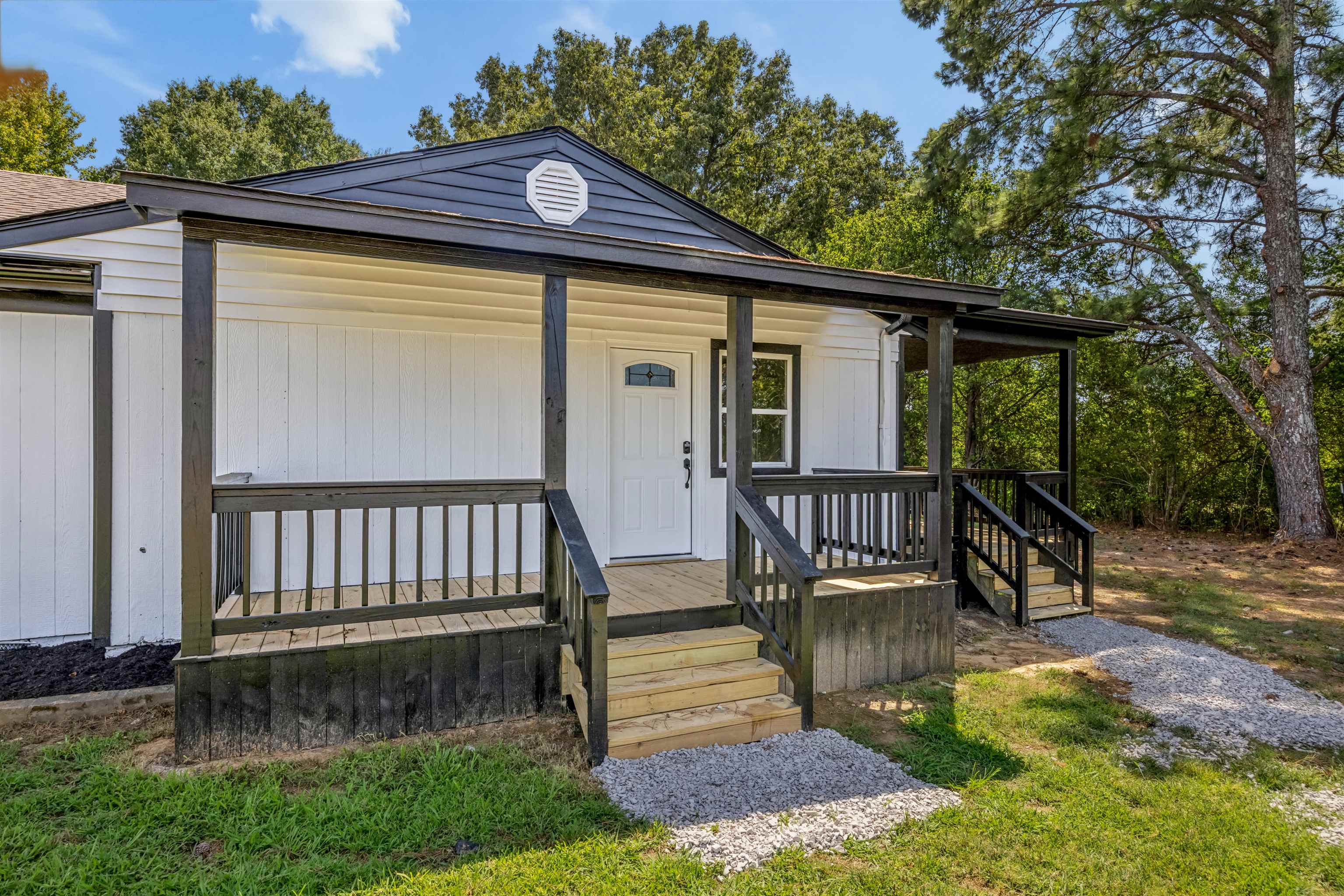 13301 Goodman Road Olive Branch, MS 38654 - Photo 5 of 29 Gallery Image 5