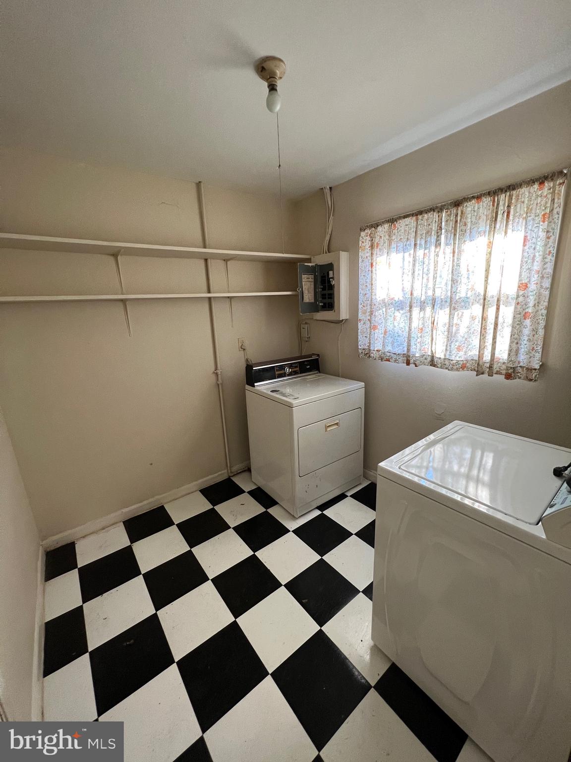 509 West Nettle Tree Road Sterling, VA 20164 - Photo 5 of 18