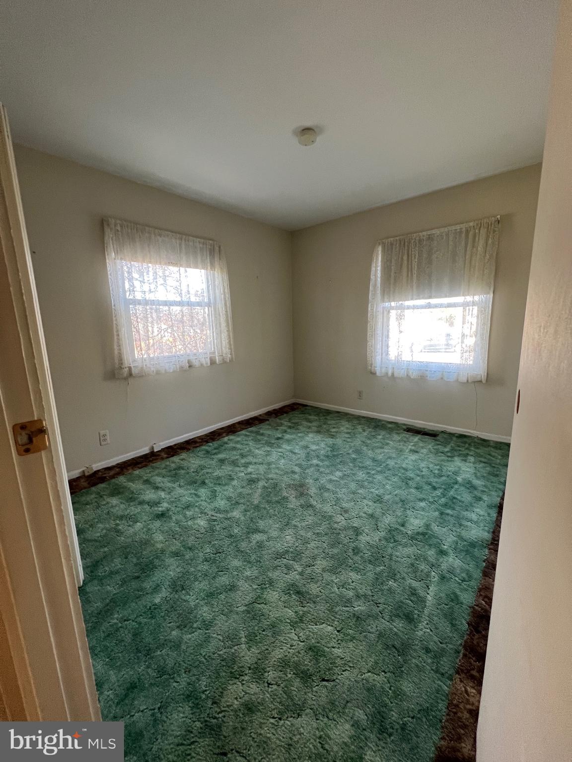 509 West Nettle Tree Road Sterling, VA 20164 - Photo 7 of 18