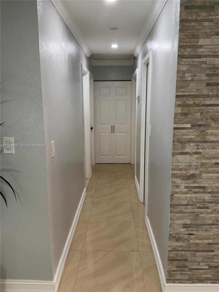 10550 Southwest 51st Street Cooper City, FL 33328 - Photo 28 of 37 a view of a hallway
