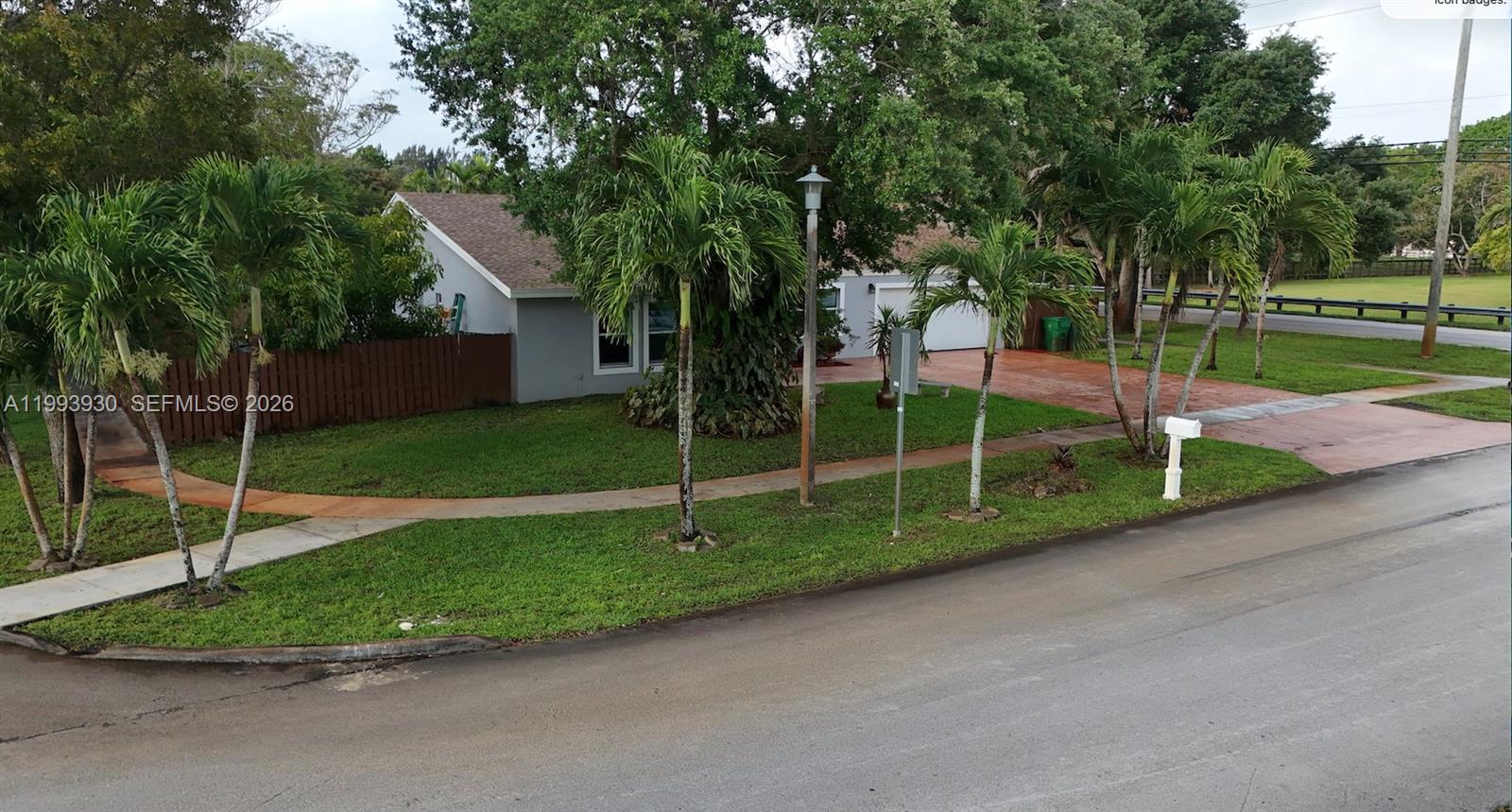 10550 Southwest 51st Street Cooper City, FL 33328 - Photo 3 of 37 a view of a house with a park