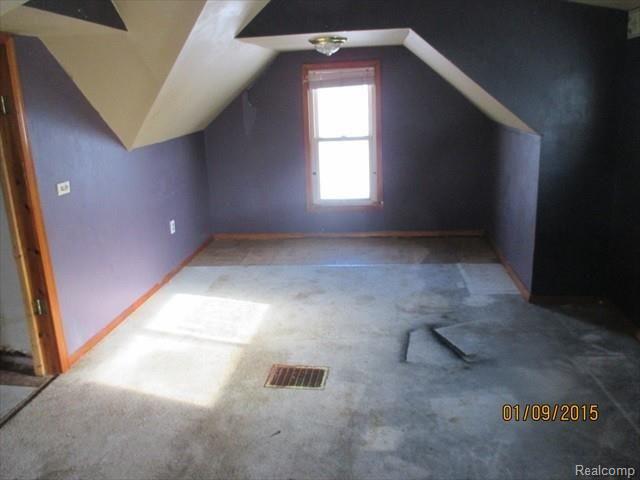 8041 Sterling Street Center Line, MI 48015 - Photo 6 of 6