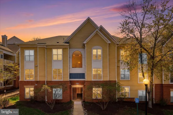$359,995 | 12907 Alton Square, Unit 201, Herndon, VA 20170
