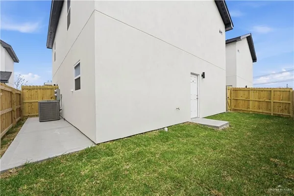 $1,400 | 2408 East San Andrea Street, Unit 4, Edinburg, TX 78542