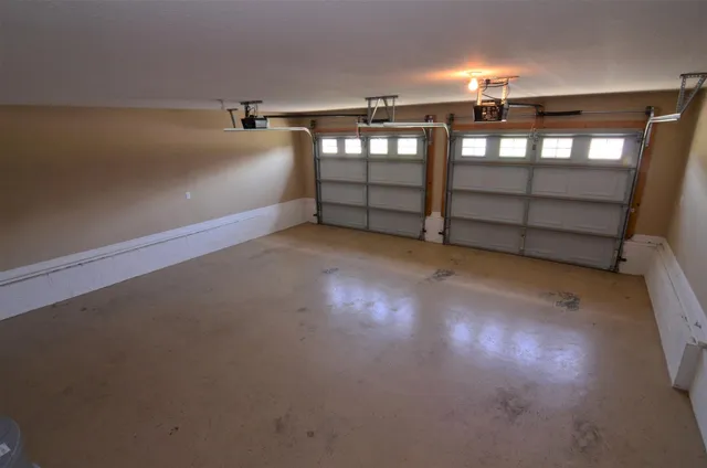 a view of a garage