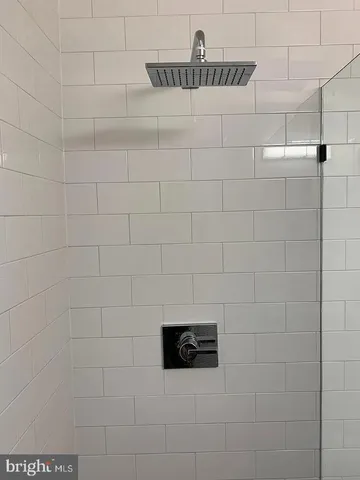 $2,375 | 1819 L Street Northeast, Washington, DC 20002