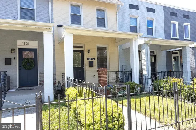 $2,375 | 1819 L Street Northeast, Washington, DC 20002