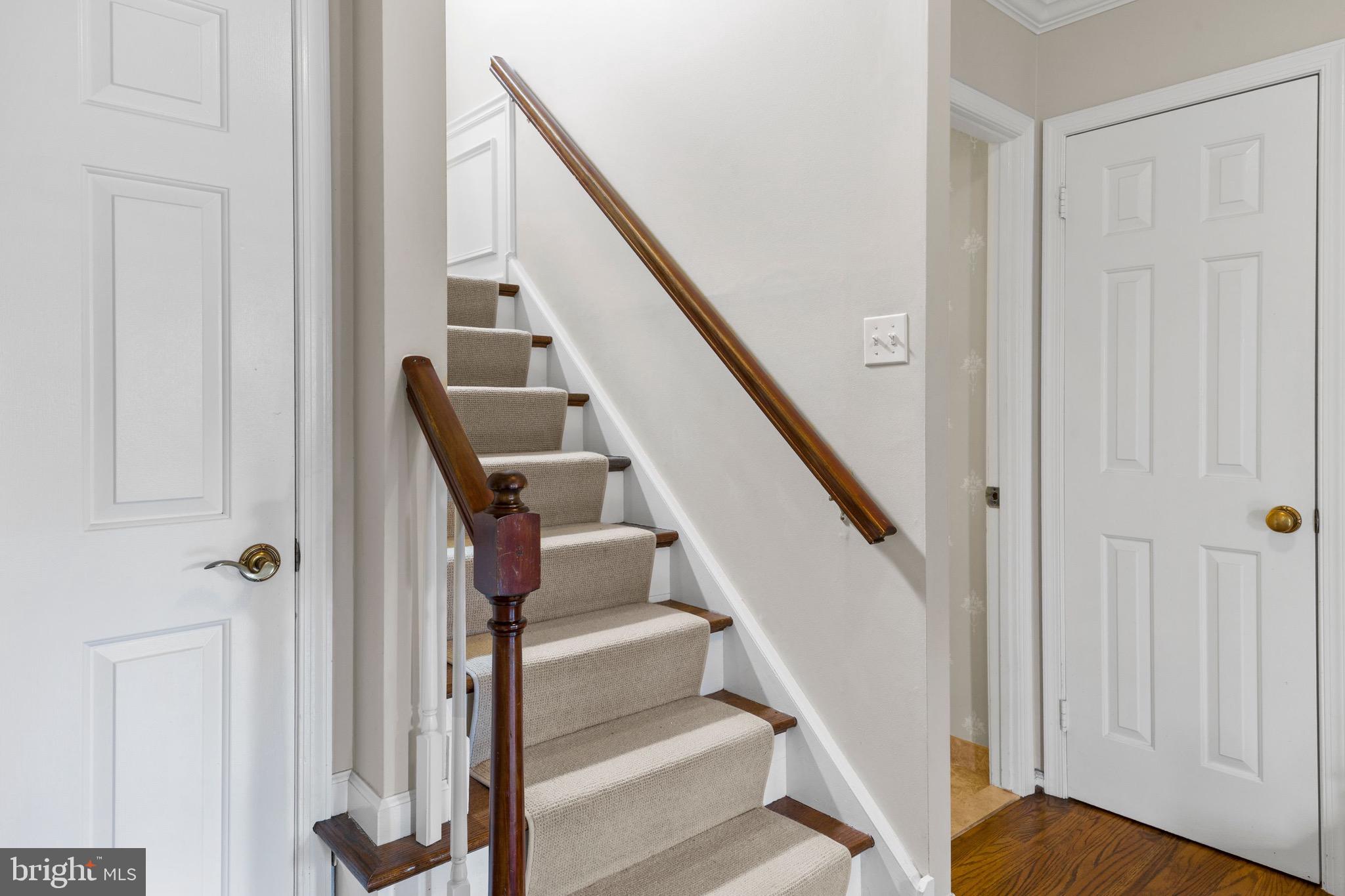 1425 Silo Road Yardley, PA 19067 - Photo 22 of 55 Hardwood steps Up