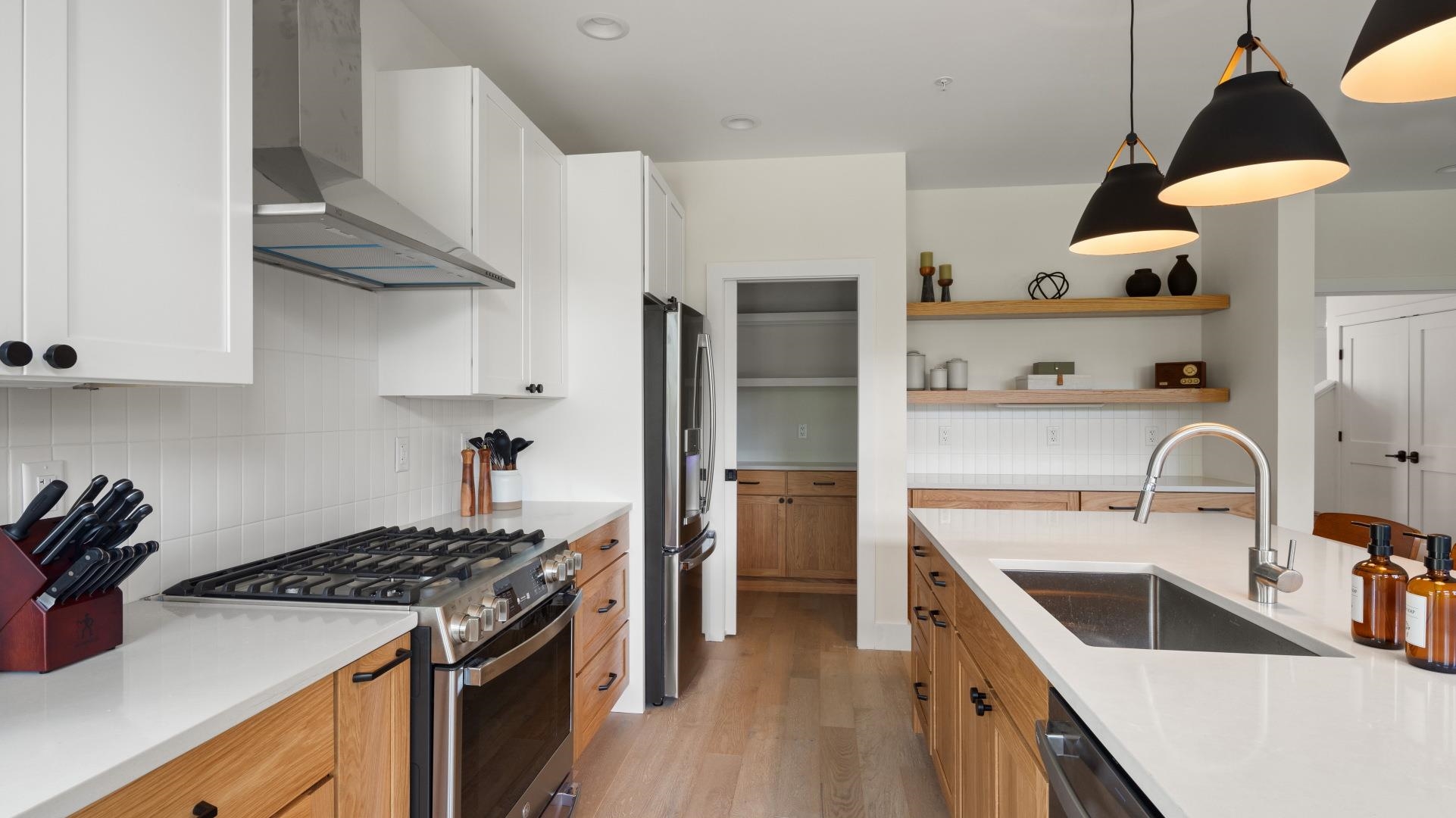 3148 Mountain Road, Unit B Stowe, VT 05672 - Photo 12 of 60