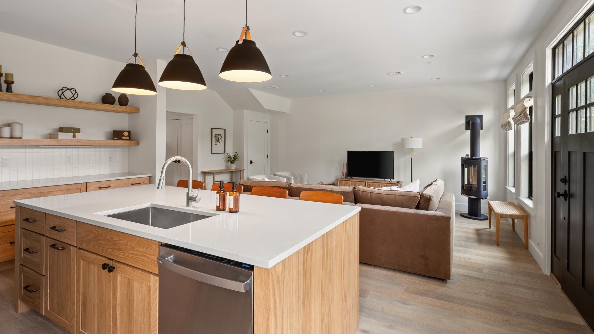 3148 Mountain Road, Unit B Stowe, VT 05672 - Photo 14 of 60