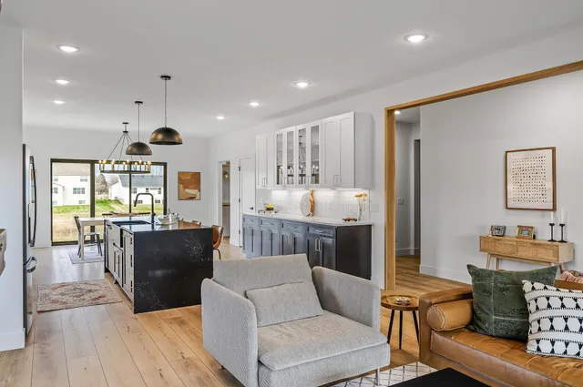 $685,000 | 9964 14th Circle Northeast, St. Michael, MN 55376