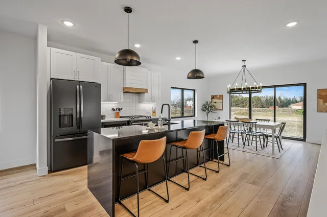 $685,000 | 9964 14th Circle Northeast, St. Michael, MN 55376