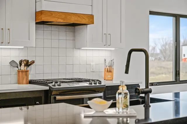 $685,000 | 9964 14th Circle Northeast, St. Michael, MN 55376