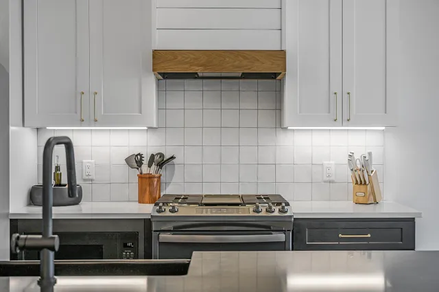 $685,000 | 9964 14th Circle Northeast, St. Michael, MN 55376