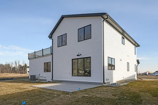 $685,000 | 9964 14th Circle Northeast, St. Michael, MN 55376