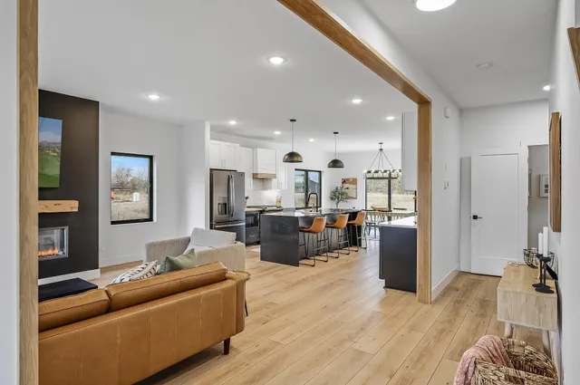 $685,000 | 9964 14th Circle Northeast, St. Michael, MN 55376