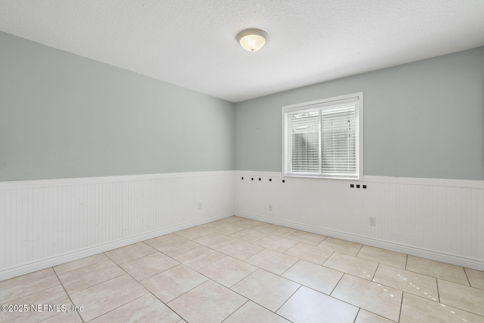 2822 Circle Ridge Drive Orange Park, FL 32065 - Photo 14 of 41 an empty room with windows