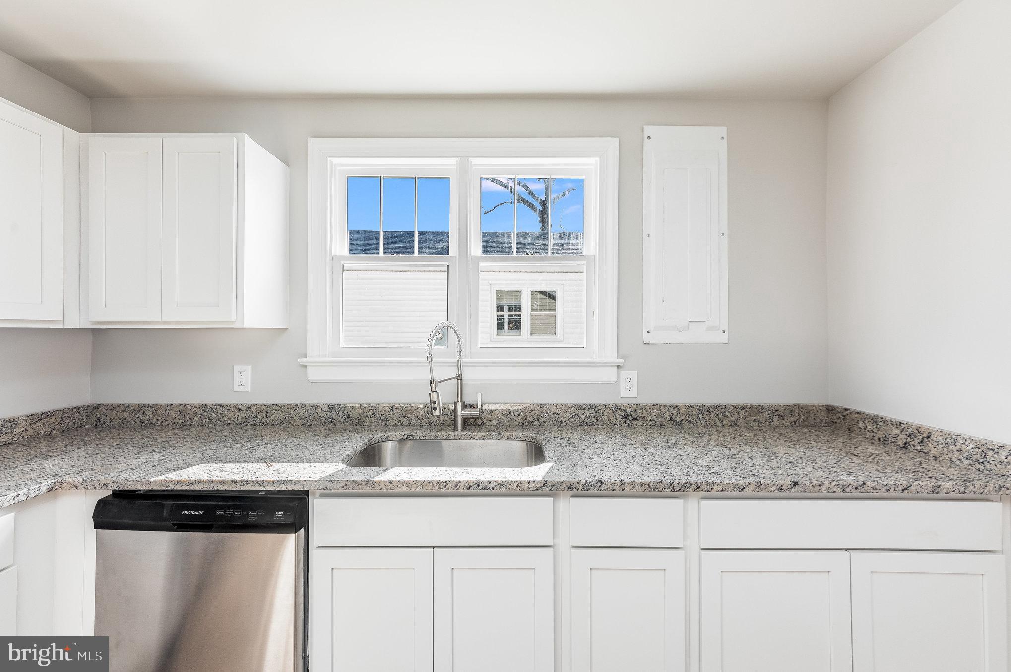 93 Truslow Road Fredericksburg, VA 22405 - Photo 6 of 24 Gallery Image 6