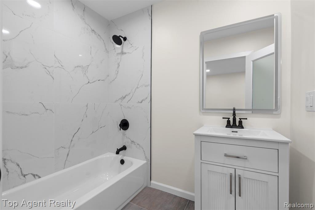 784 Barrington Road Grosse Pointe, MI 48230 - Photo 23 of 55