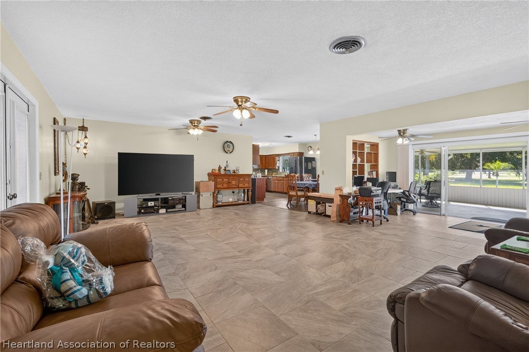 765 Golfside Lane Sebring, FL 33870 - Photo 19 of 49 Gallery Image 19
