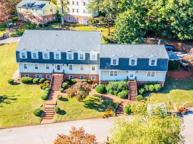 $1,300 | 806 King James Street Southwest, Unit D, Roanoke, VA 24014