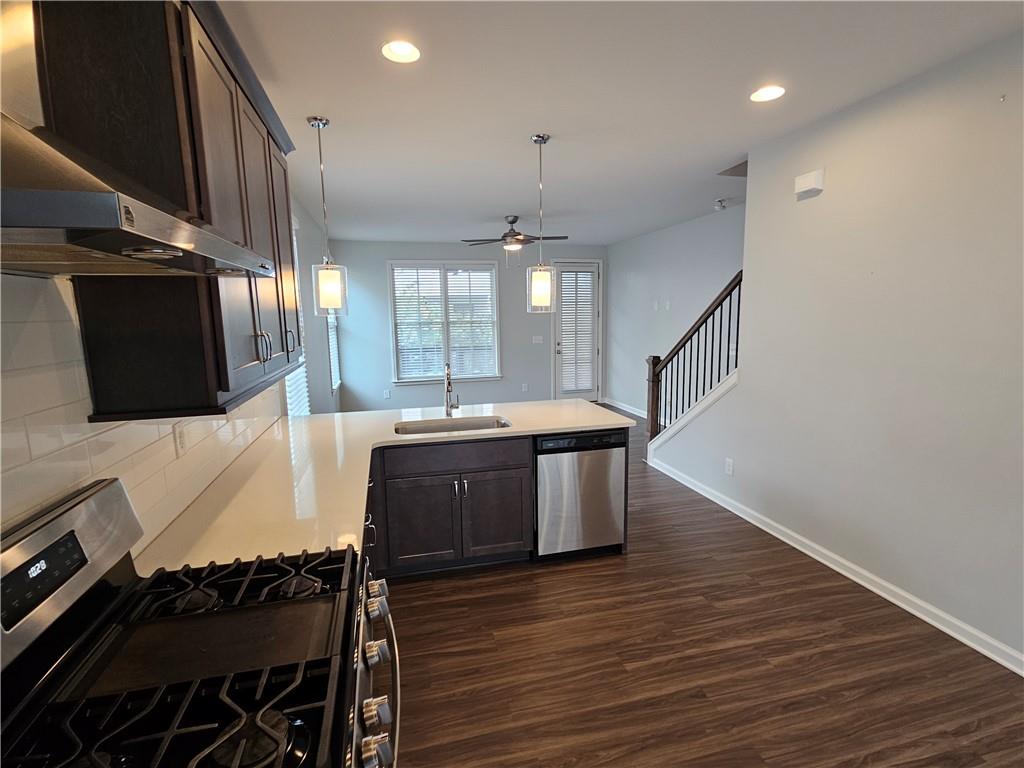 754 Dunlop Way Atlanta, GA 30312 - Photo 27 of 33 a large kitchen with a table and chairs