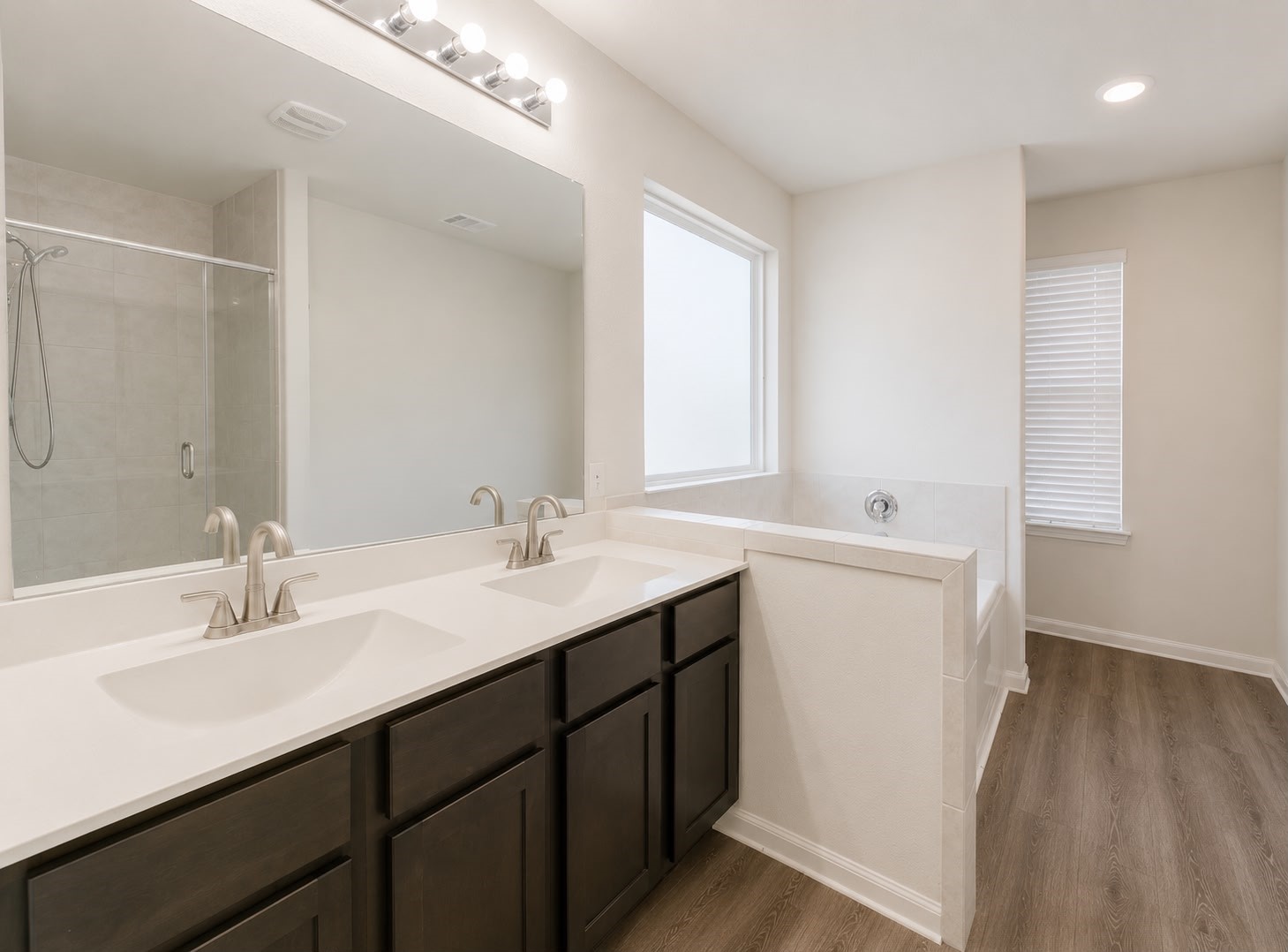 2835 Autumn Mist Lane Conroe, TX 77304 - Photo 16 of 36 Primary Bathroom