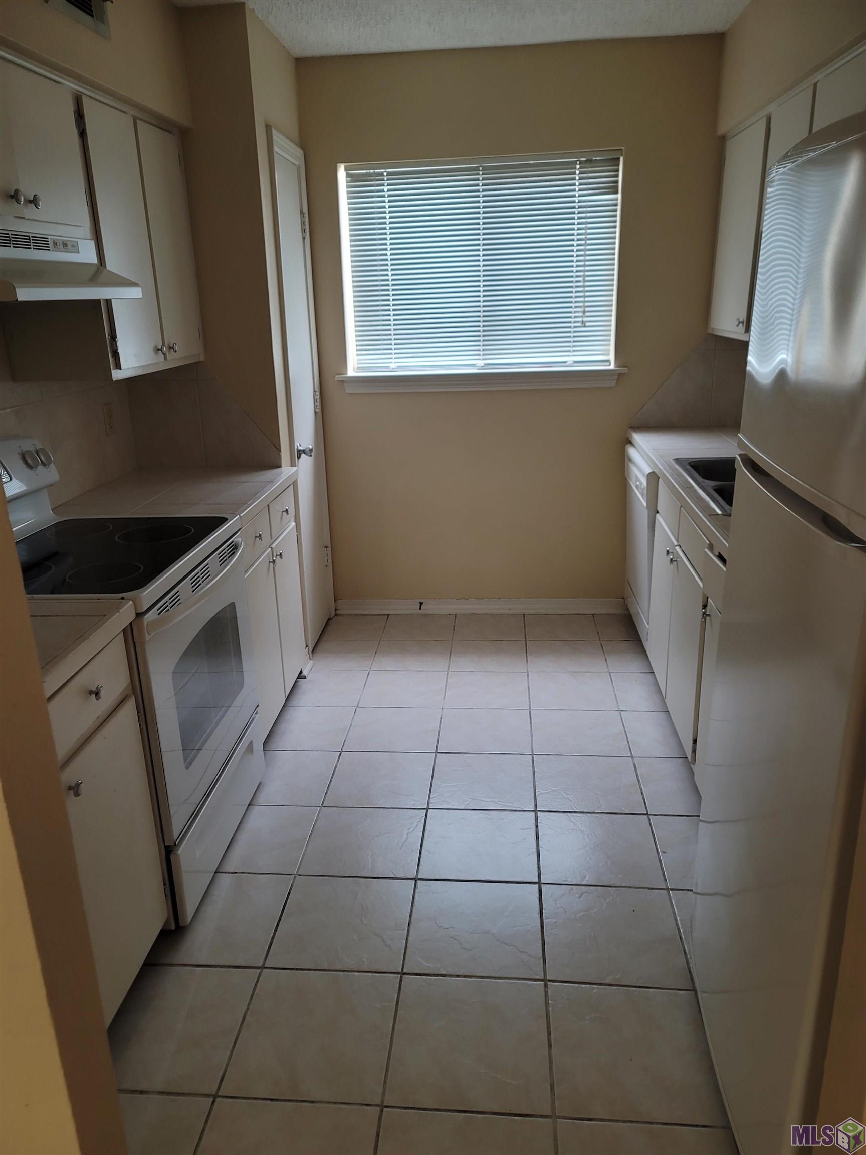 2709 South Roth Avenue, Unit B Gonzales, LA 70737 - Photo 3 of 10 Gallery Image 3