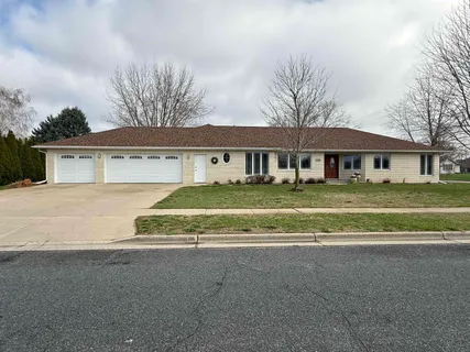 $650,000 | 1701 Mulberry Street, Sauk City, WI 53583