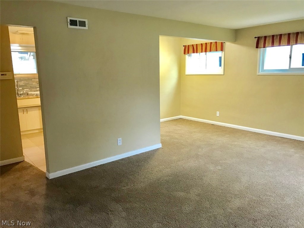 2615 Overbrook Road Cuyahoga Falls, OH 44221 - Photo 4 of 26